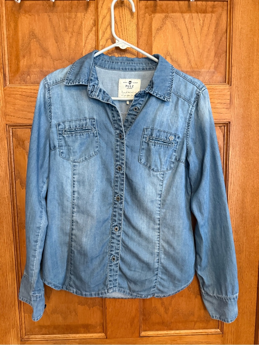 Pülz Jeans Women's Light Wash Denim Button-Down Shirt Long Sleeve Size Medium